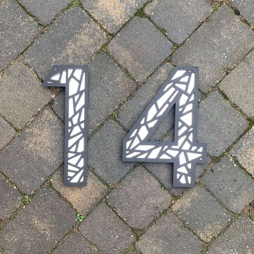 Lawn decor house number ideas