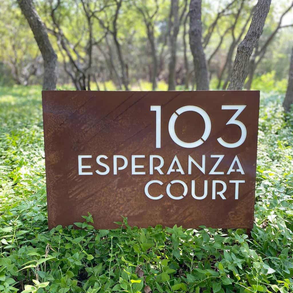 Lawn decor house number ideas