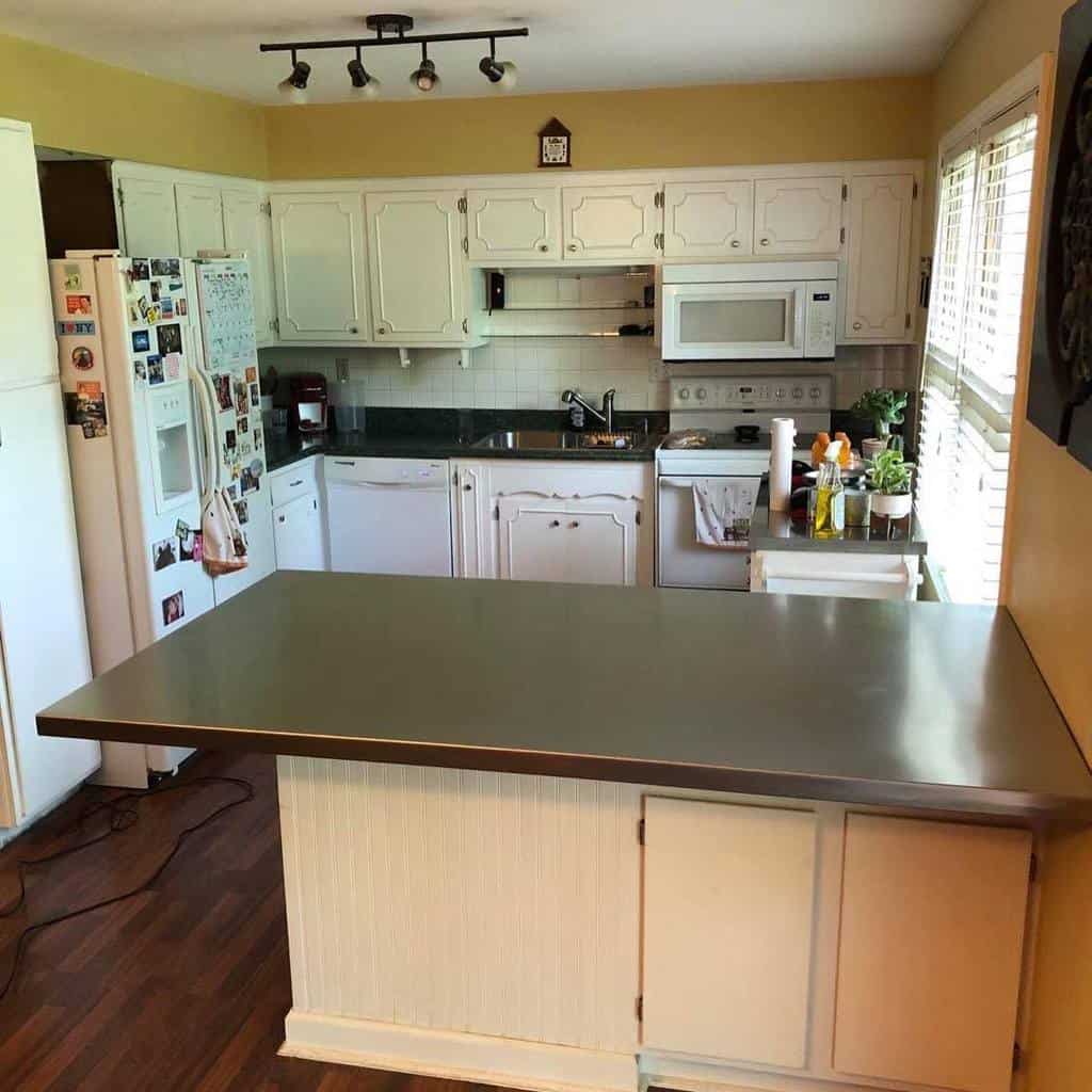 Stainless steel countertop