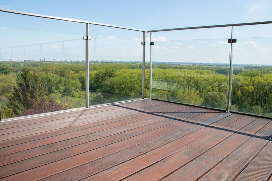 Glass deck railing