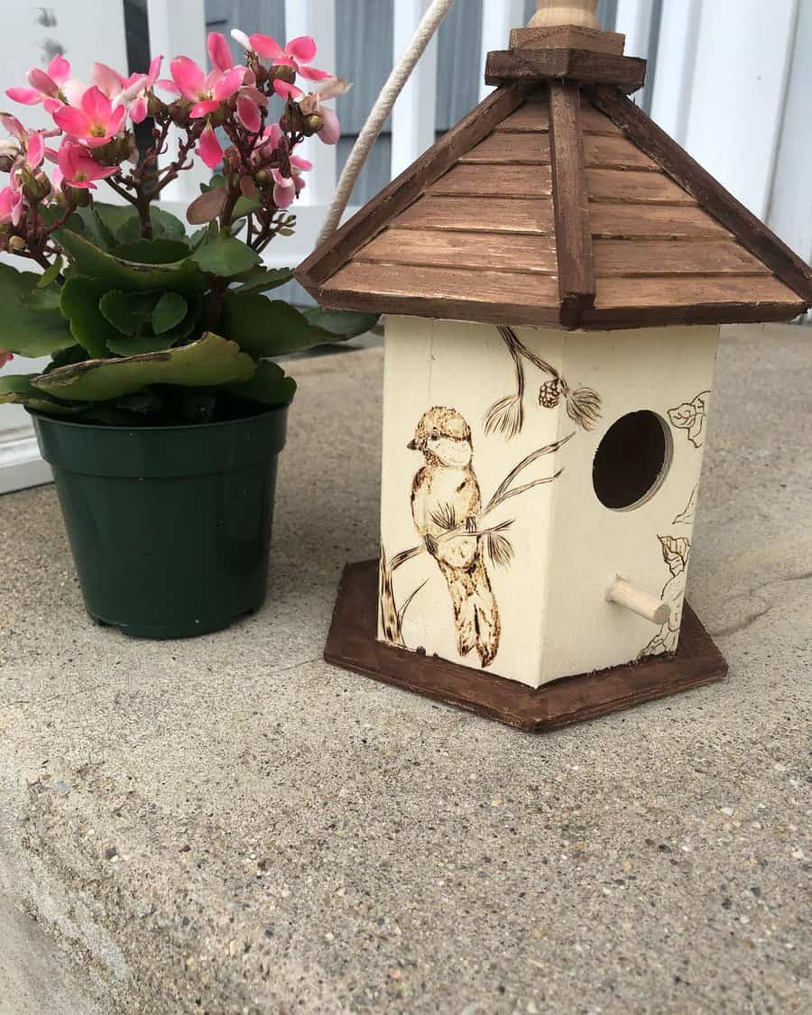Gazebo birdhouse 