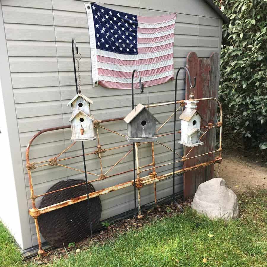 DIY hanging birdhouse