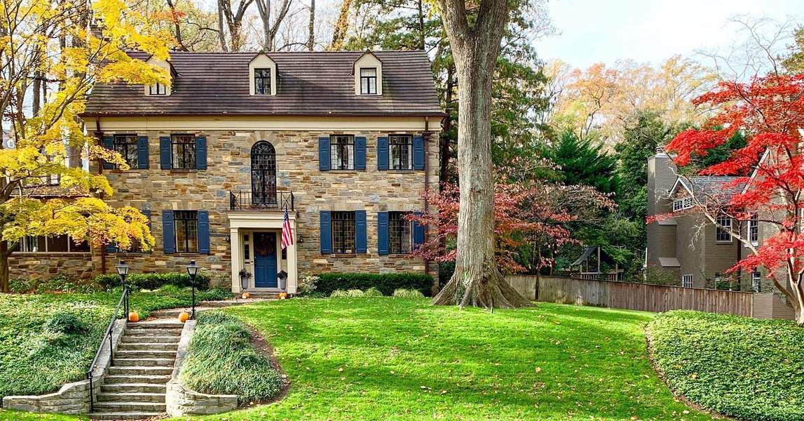 Modern colonial style house