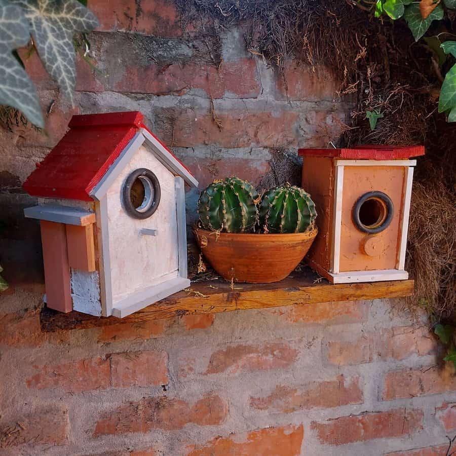 Repurposed pallet wood birdhouse