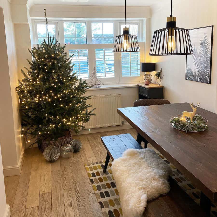 Single bulb pendant light