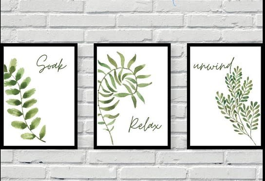 Tropical bathroom art