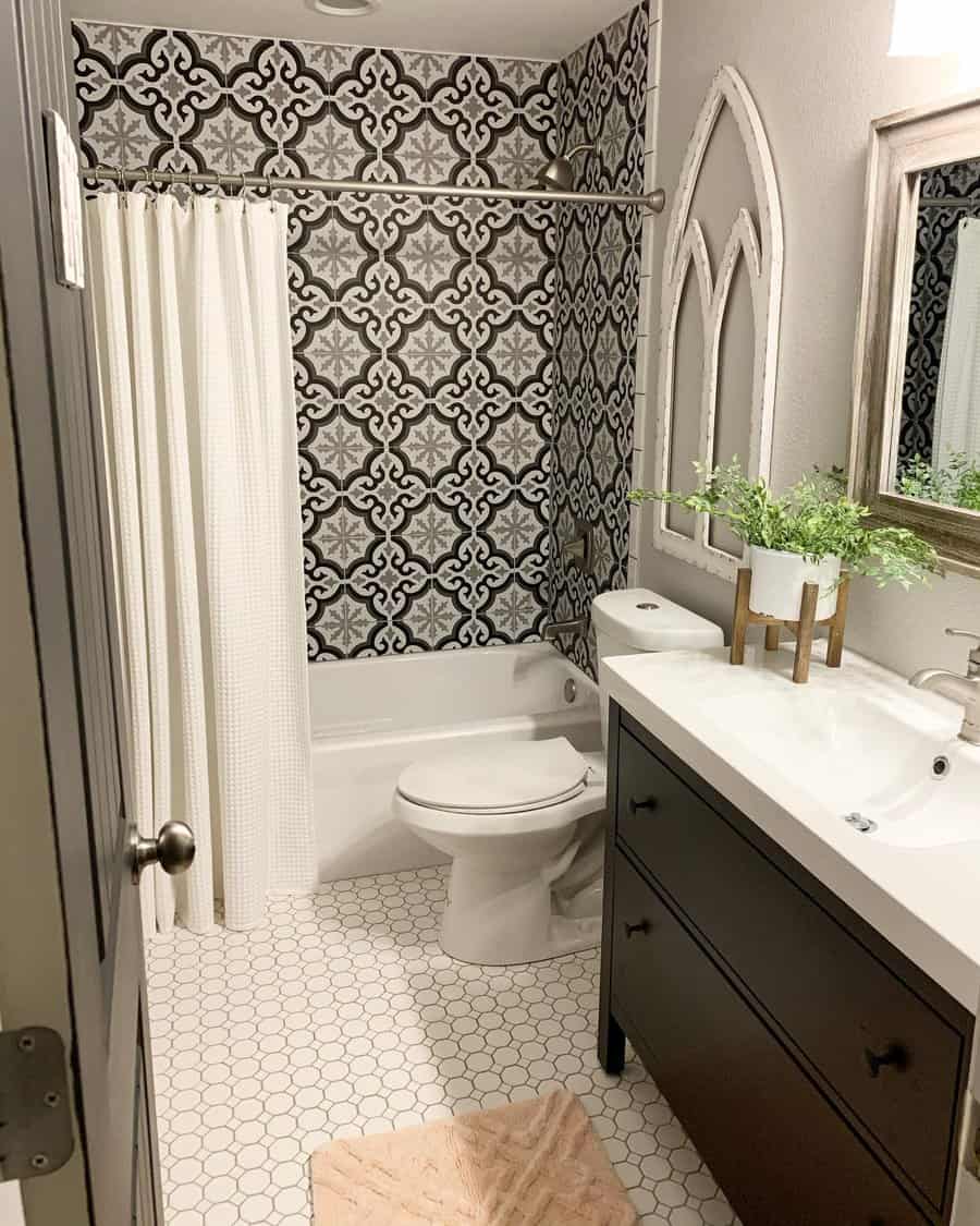 Bathroom with decorative tiles