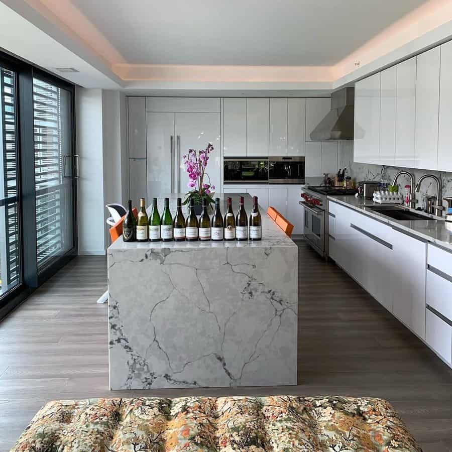 Modern high gloss white cabinets