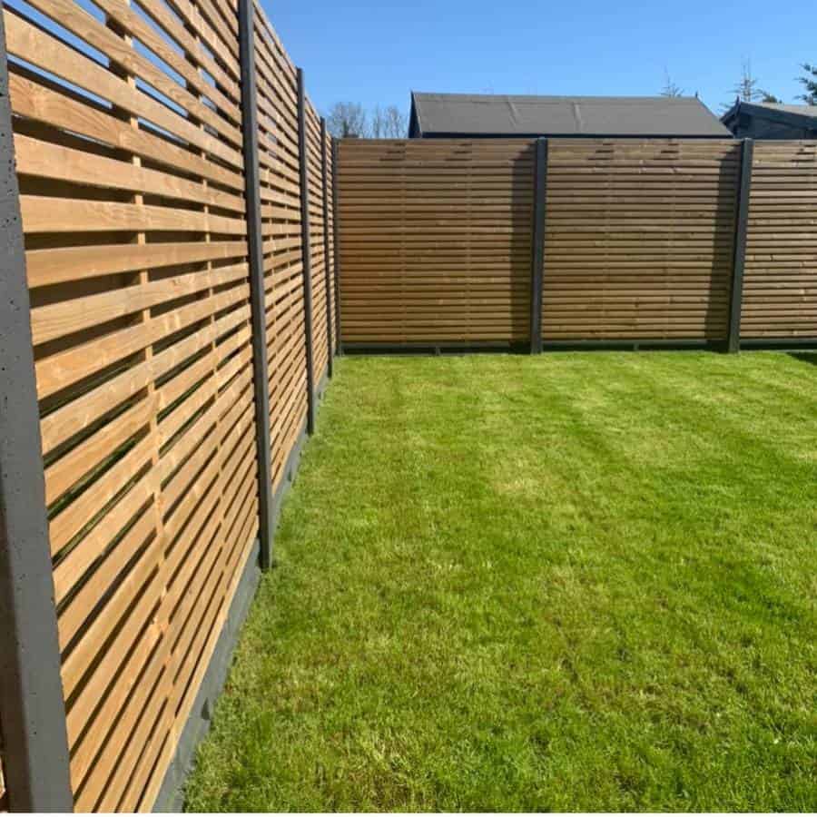 Modern Wood Fence Ideas 11