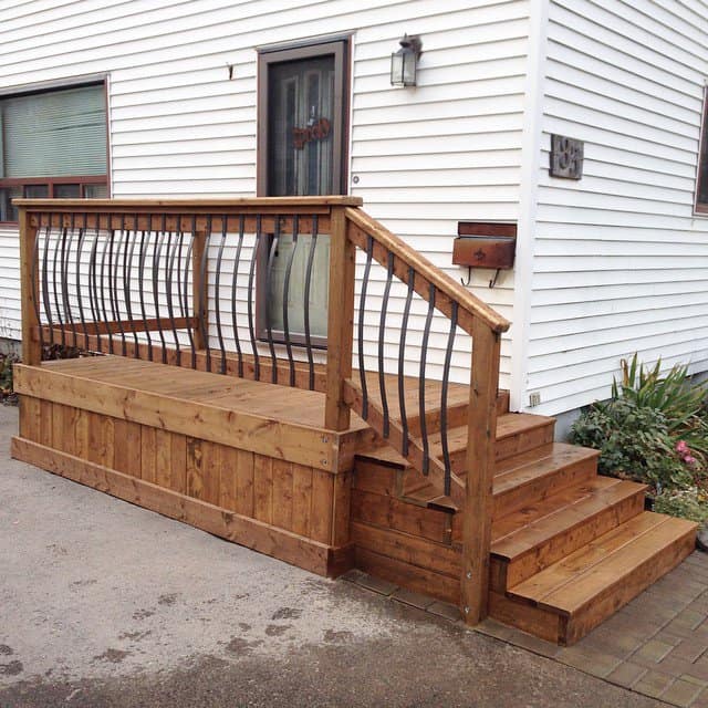 Small deck with stairs